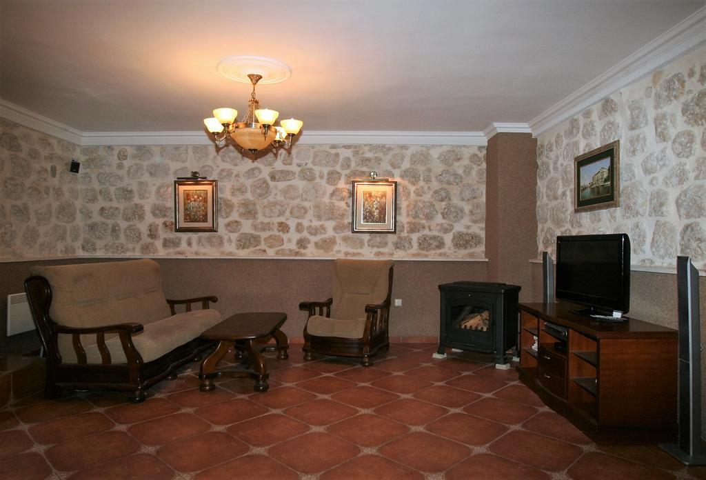 Holiday Home Ametist Kotor Eksteriør bilde