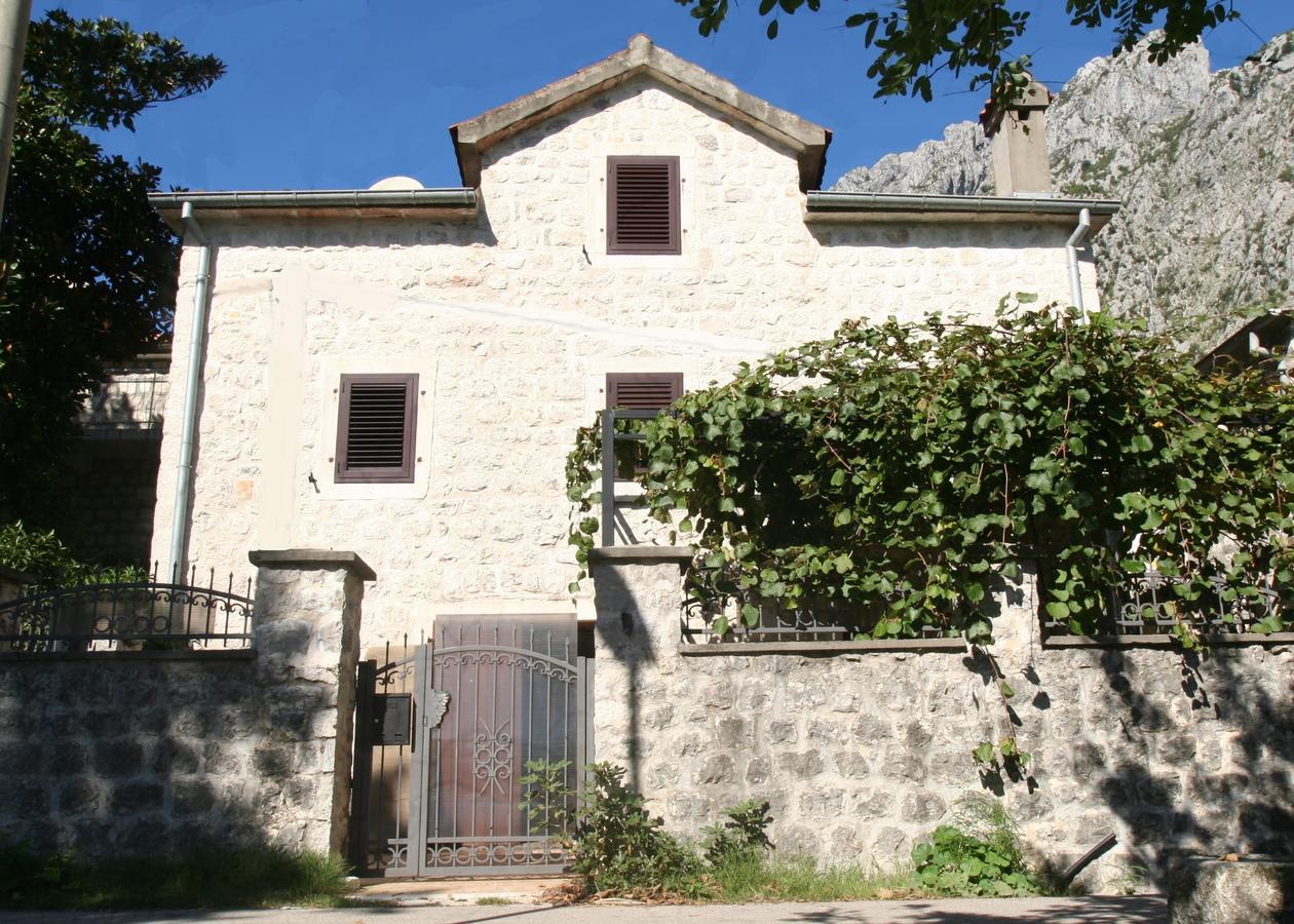 Holiday Home Ametist Kotor Eksteriør bilde